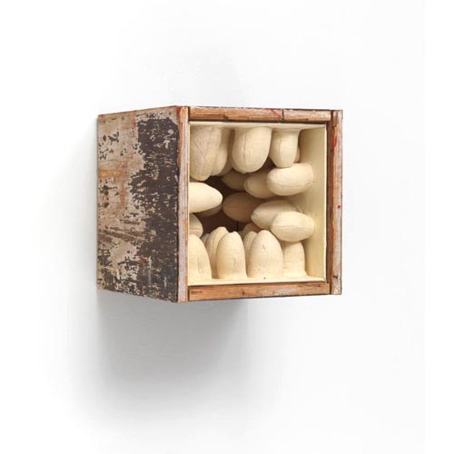 Sati Zech Bollenbox 1, 2011/14, Rohleder/ rawhide, Holz/ wood, 40 x 40x 40 cm/ 16x 16 x 16 inches